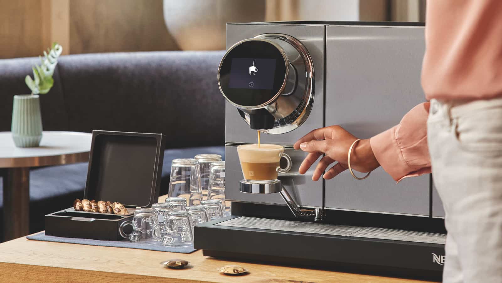 Máquina Nespresso Professional en una oficina corporativa
